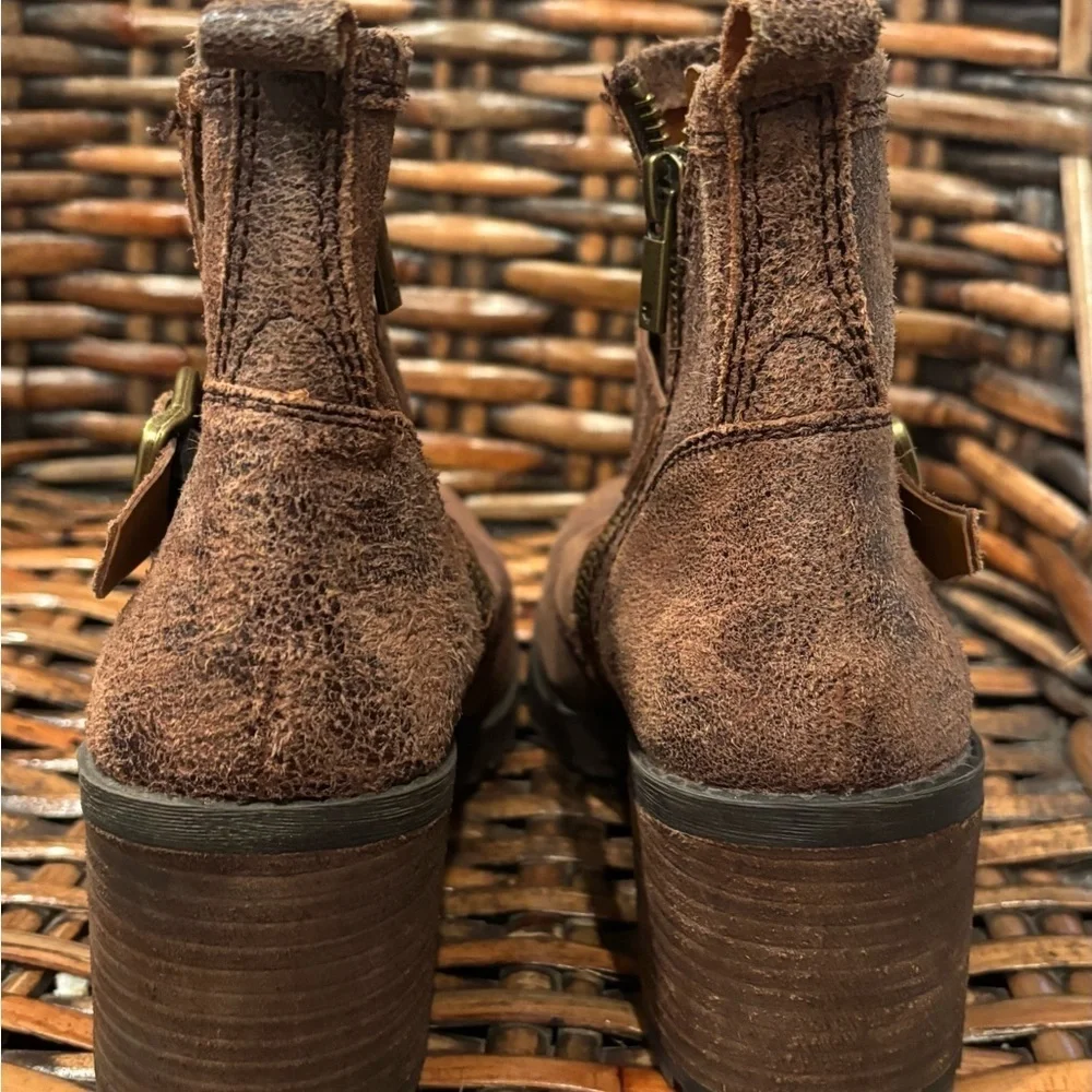 Lucky Brand Dark Brown Ankle Booties with Buckle Block Heel size 7.5